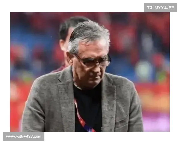 西班牙少帅直言：国足压力黑洞吞噬世界杯梦想